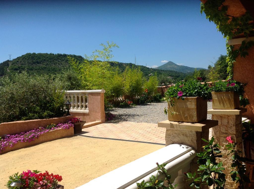 Chambres D'Hotes Les Noisetiers Digne-les-Bains Luaran gambar